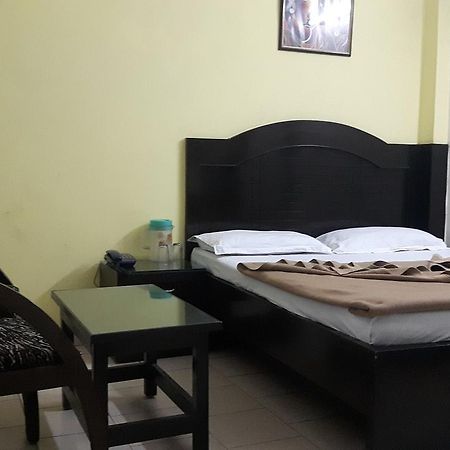 Hotel Shreeram Deluxe New Delhi Exteriör bild
