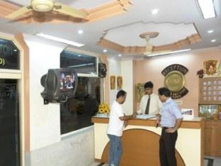 Hotel Shreeram Deluxe New Delhi Exteriör bild