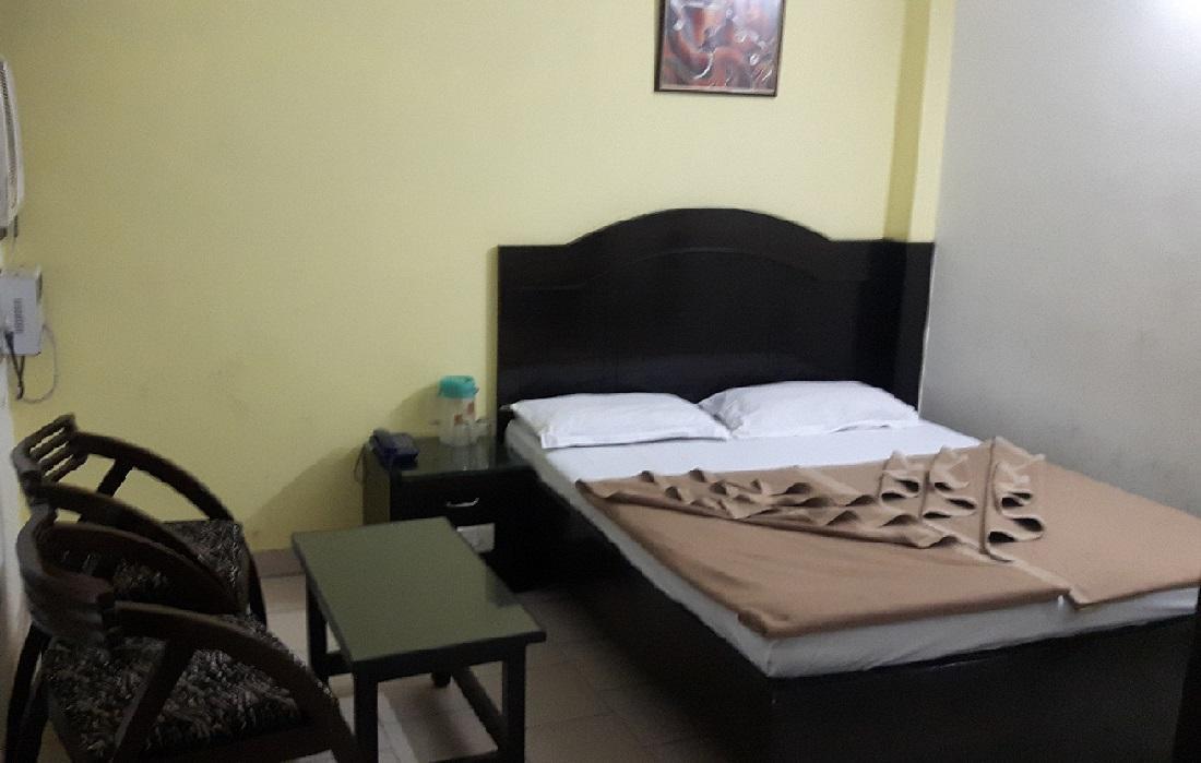 Hotel Shreeram Deluxe New Delhi Exteriör bild