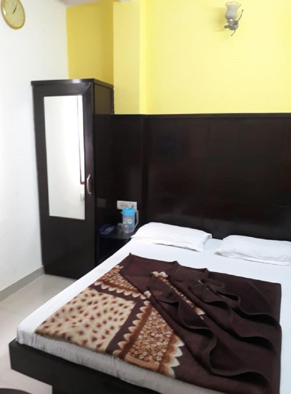 Hotel Shreeram Deluxe New Delhi Exteriör bild